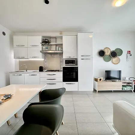 Appartamento 3 Family Apartments-carraro Immobiliare *